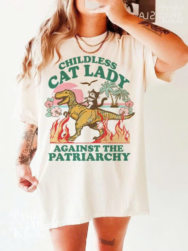 Childless Cat Lady Against The Patriarchy Shirt